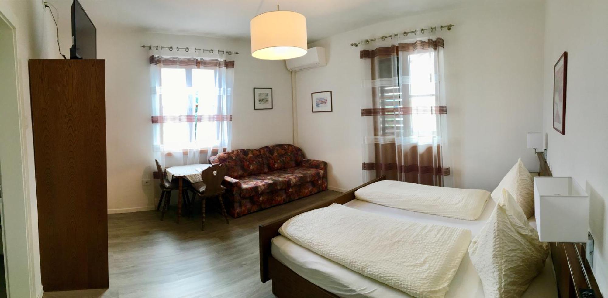 Garni Guflhof Caldaro Quarto foto